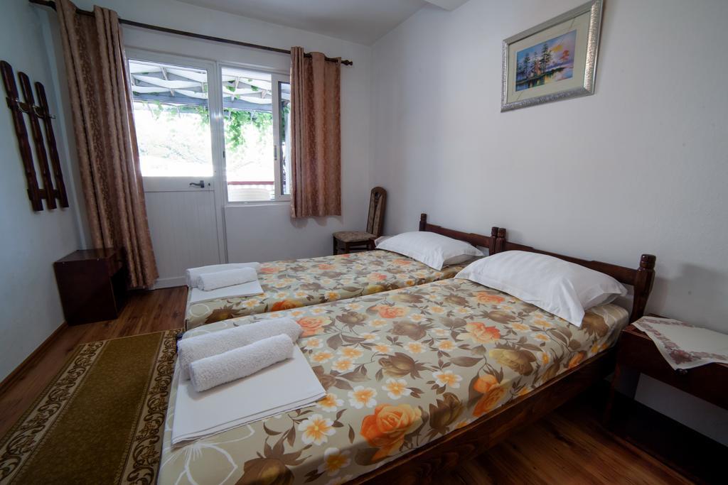 Guesthouse Sidro Ulcinj Extérieur photo