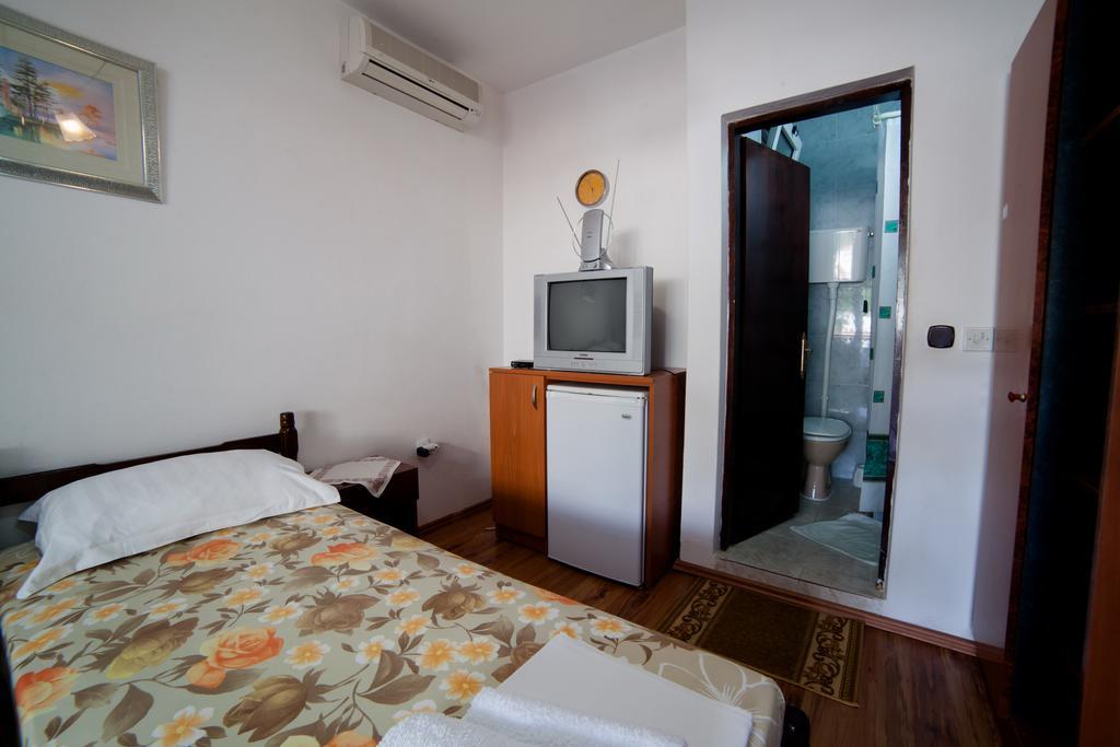 Guesthouse Sidro Ulcinj Extérieur photo