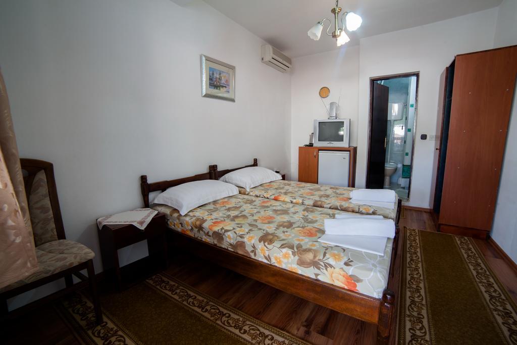 Guesthouse Sidro Ulcinj Extérieur photo