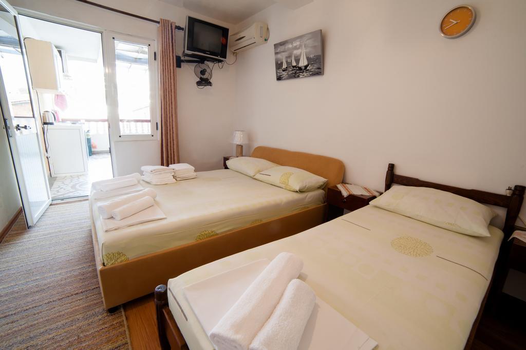 Guesthouse Sidro Ulcinj Extérieur photo