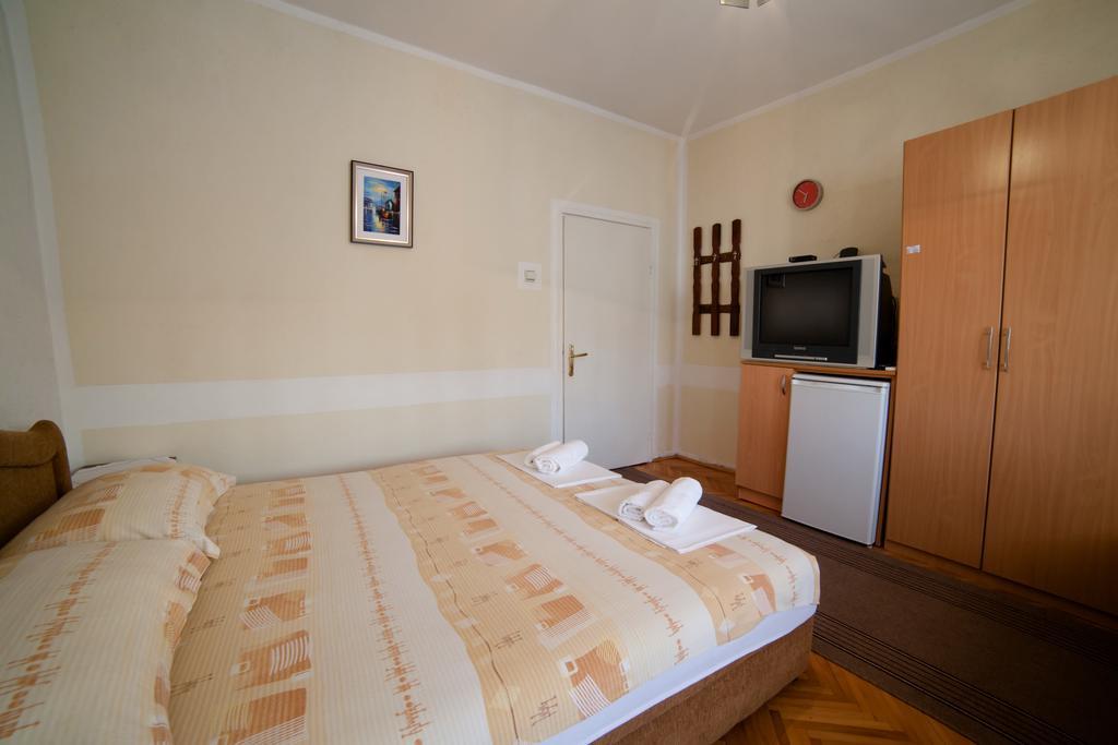 Guesthouse Sidro Ulcinj Extérieur photo