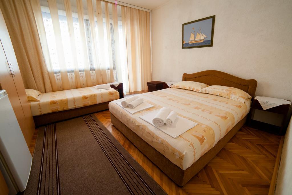 Guesthouse Sidro Ulcinj Extérieur photo