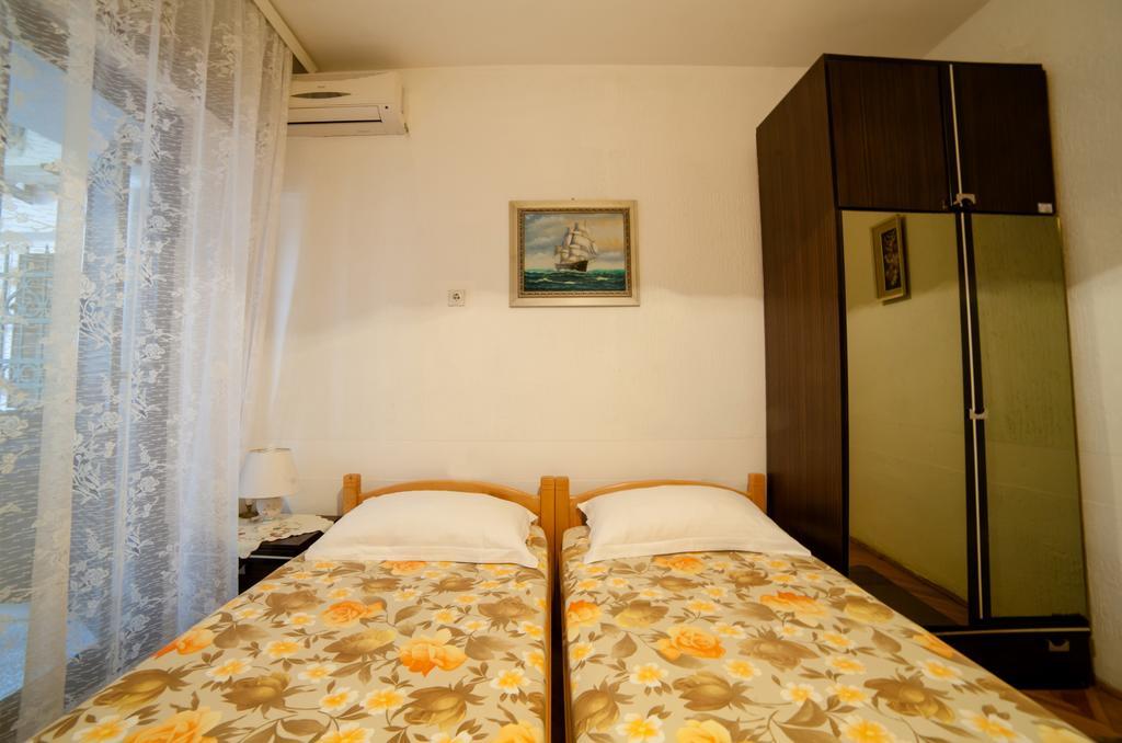 Guesthouse Sidro Ulcinj Extérieur photo